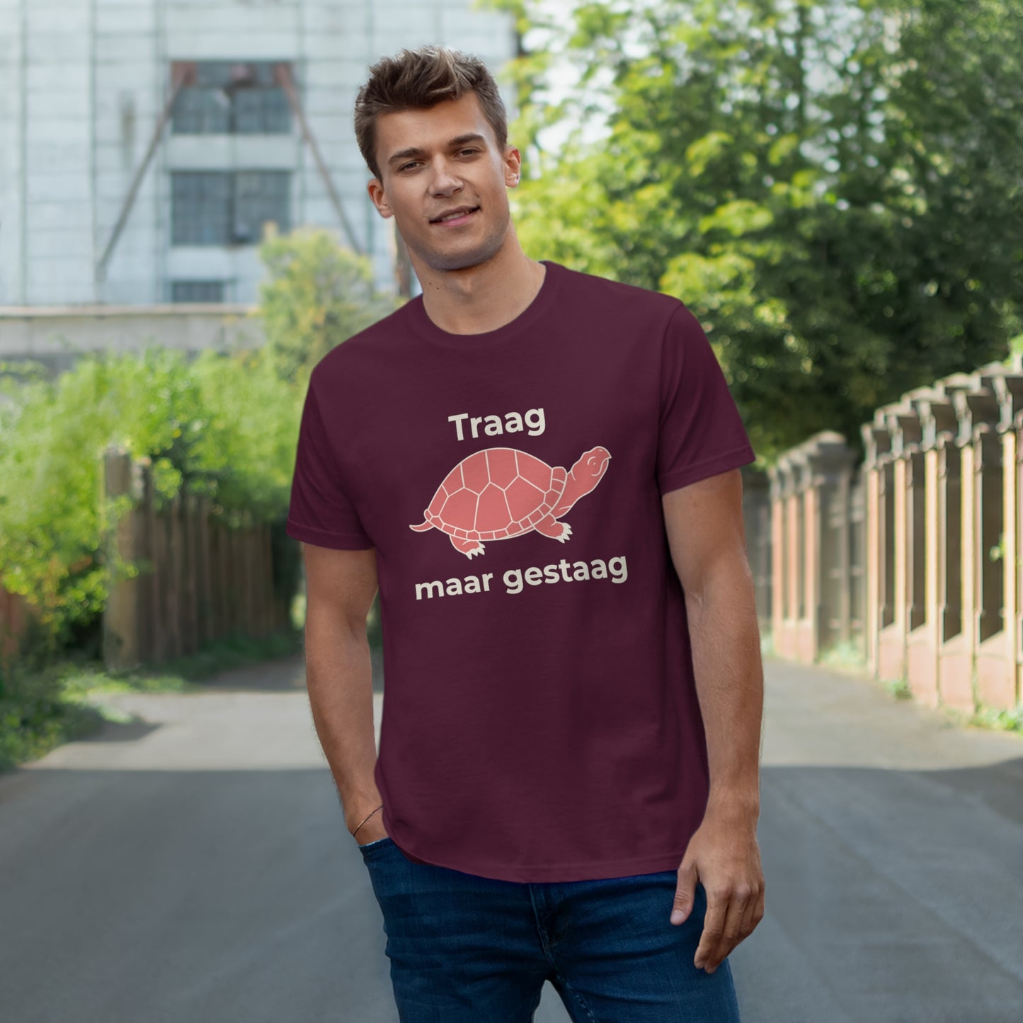 Uniseks T-Shirt - 'Traag maar gestaag'