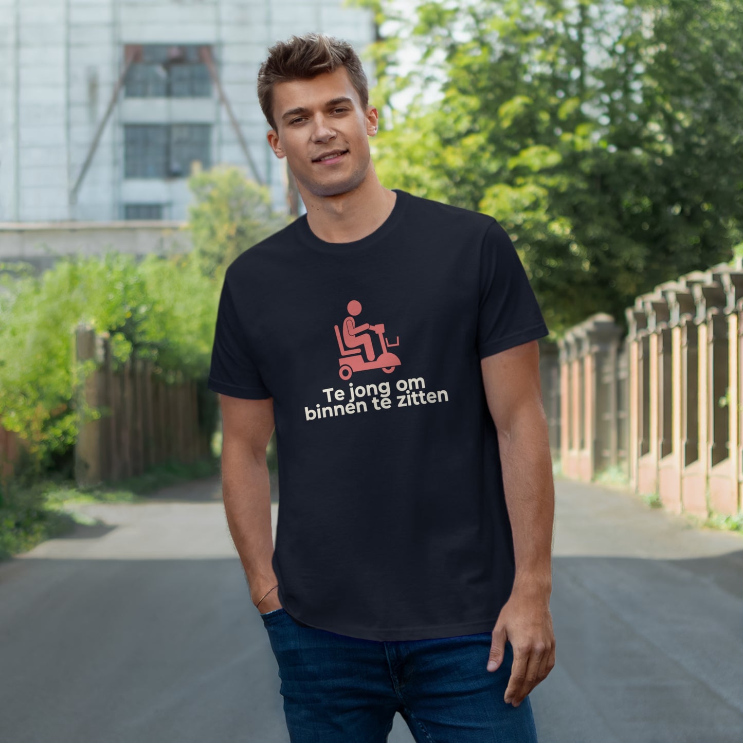 Uniseks T-Shirt - 'Te jong om binnen te zitten'
