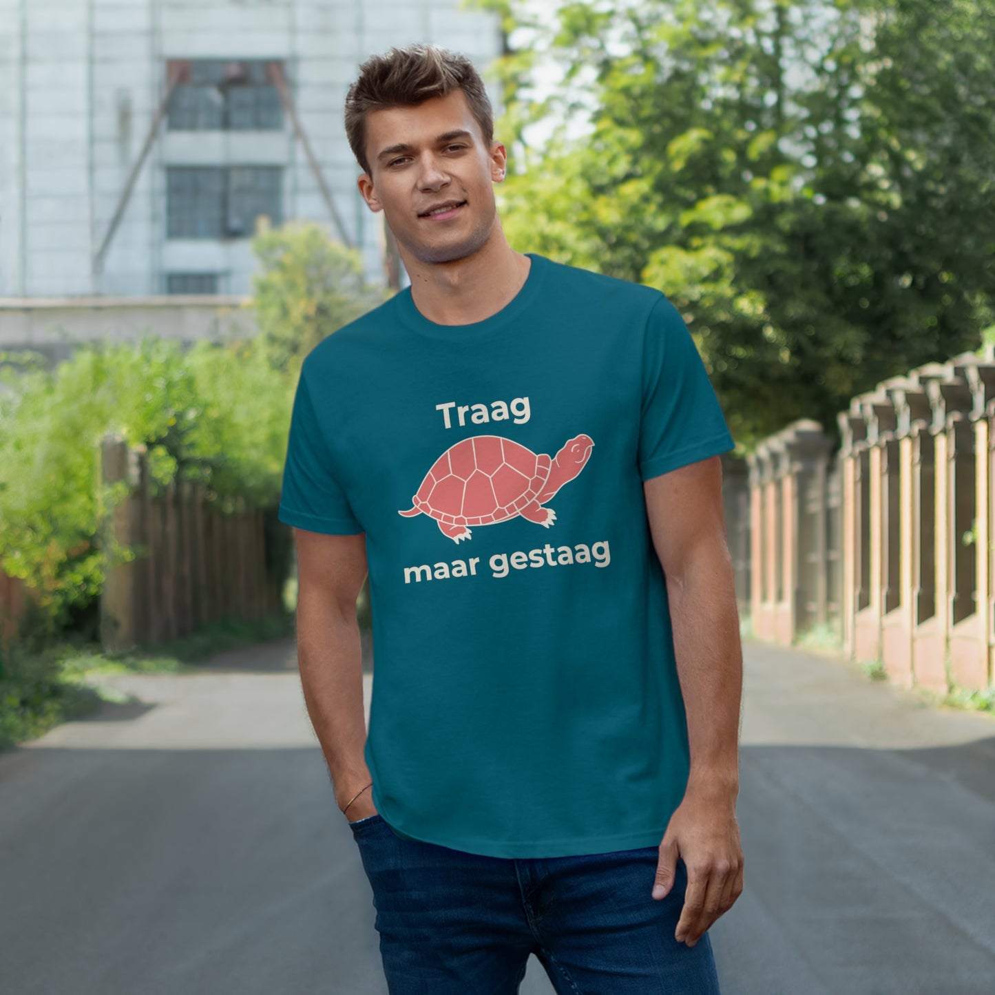Uniseks T-Shirt - 'Traag maar gestaag'