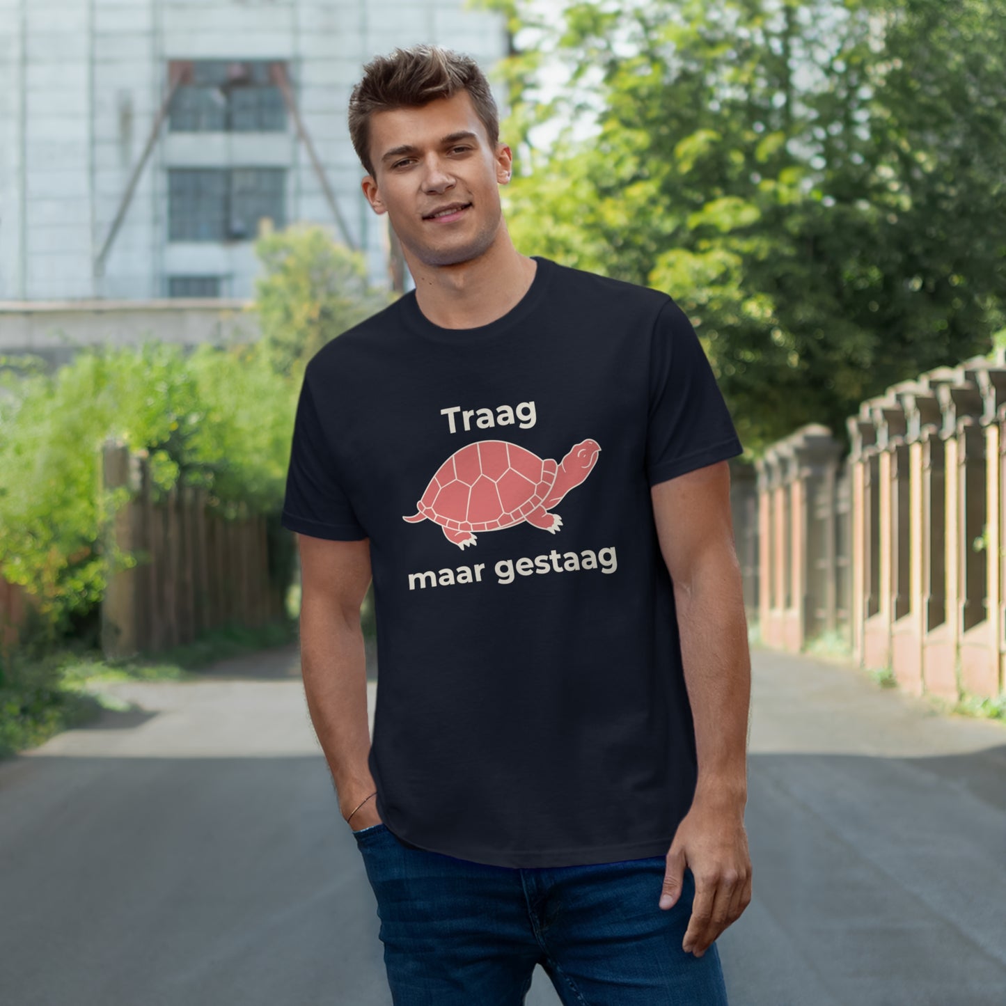 Uniseks T-Shirt - 'Traag maar gestaag'